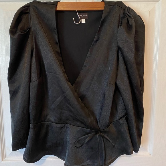 Free Press Clothing Puff sleeve wrap v neck top M - Picture 4 of 5